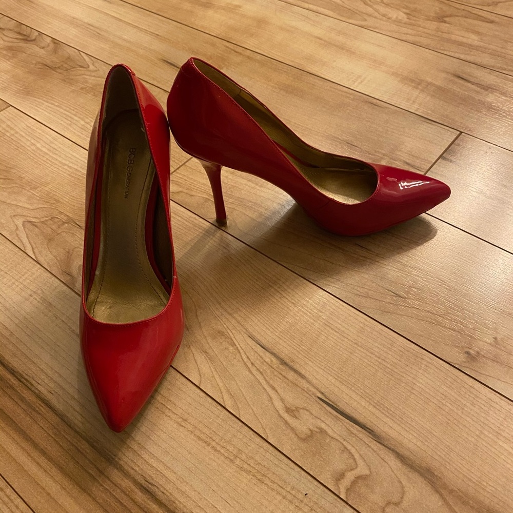 BCBG size 6.5